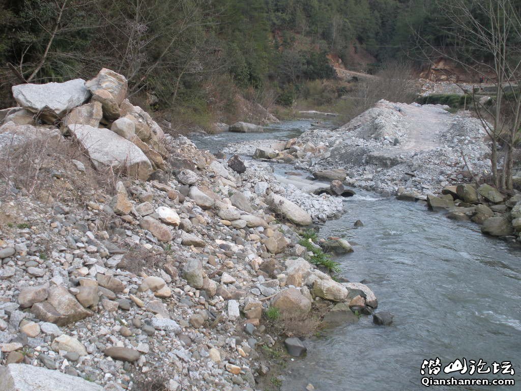 Ƭ 044.jpg
