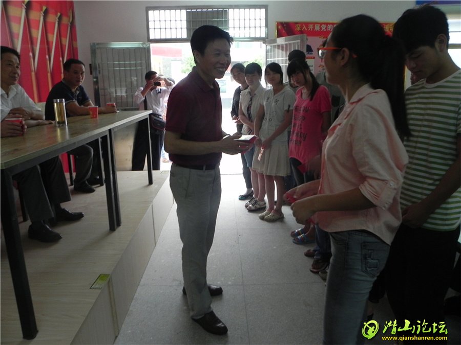 ͼΪ���˴�������շ���Ϊ��ѧ�����Ű��ĺ��